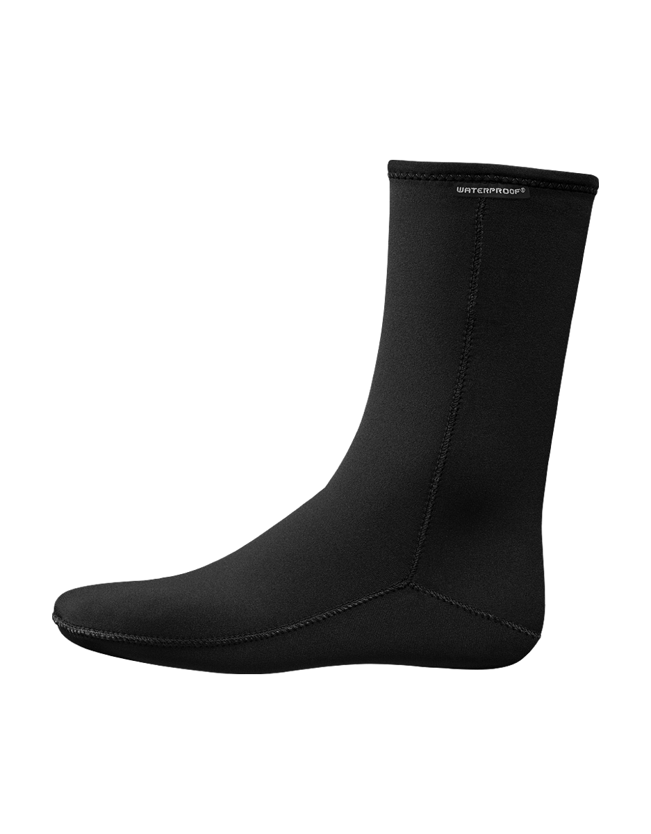 Schwarze Waterproof B2 2mm Neoprensocken mit extra langem Schaft, ideal als wärmender Unterzieher für Tauchfüßlinge, Trockentauchanzüge oder als Schutz in Vollfußflossen.