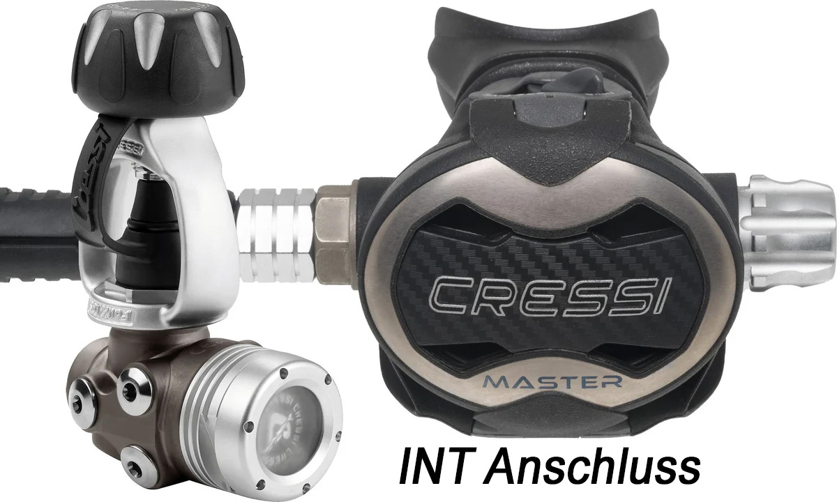 Der Cressi T10-SC PVD Master INT Atemregler. Zeigt die PVD beschichtete Erste Stufe und die ergonomische Zweite Stufe