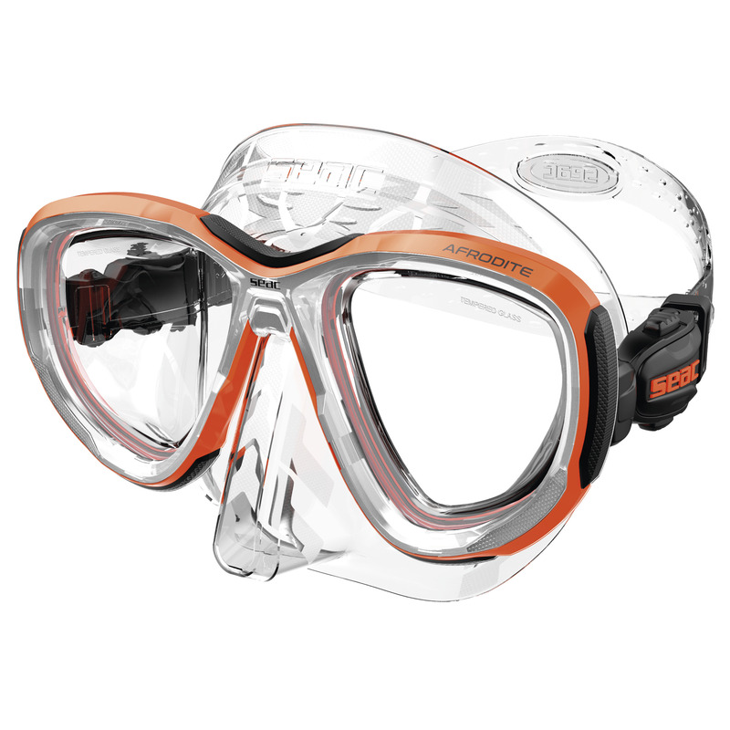 Die Seac Afrodite Tauchmaske in der Produktansicht. Elegante Zweiglas-Konstruktion aus Temperglas und anschmiegsames antiallergisches Liquid-Silikon.
