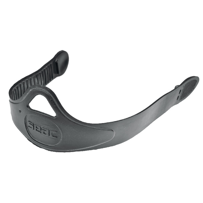 Das schwarze Seac Universal-Flossenband aus reißfestem Gummi mit geriffelten Enden für klassische Geräteflossen-Schnallen.