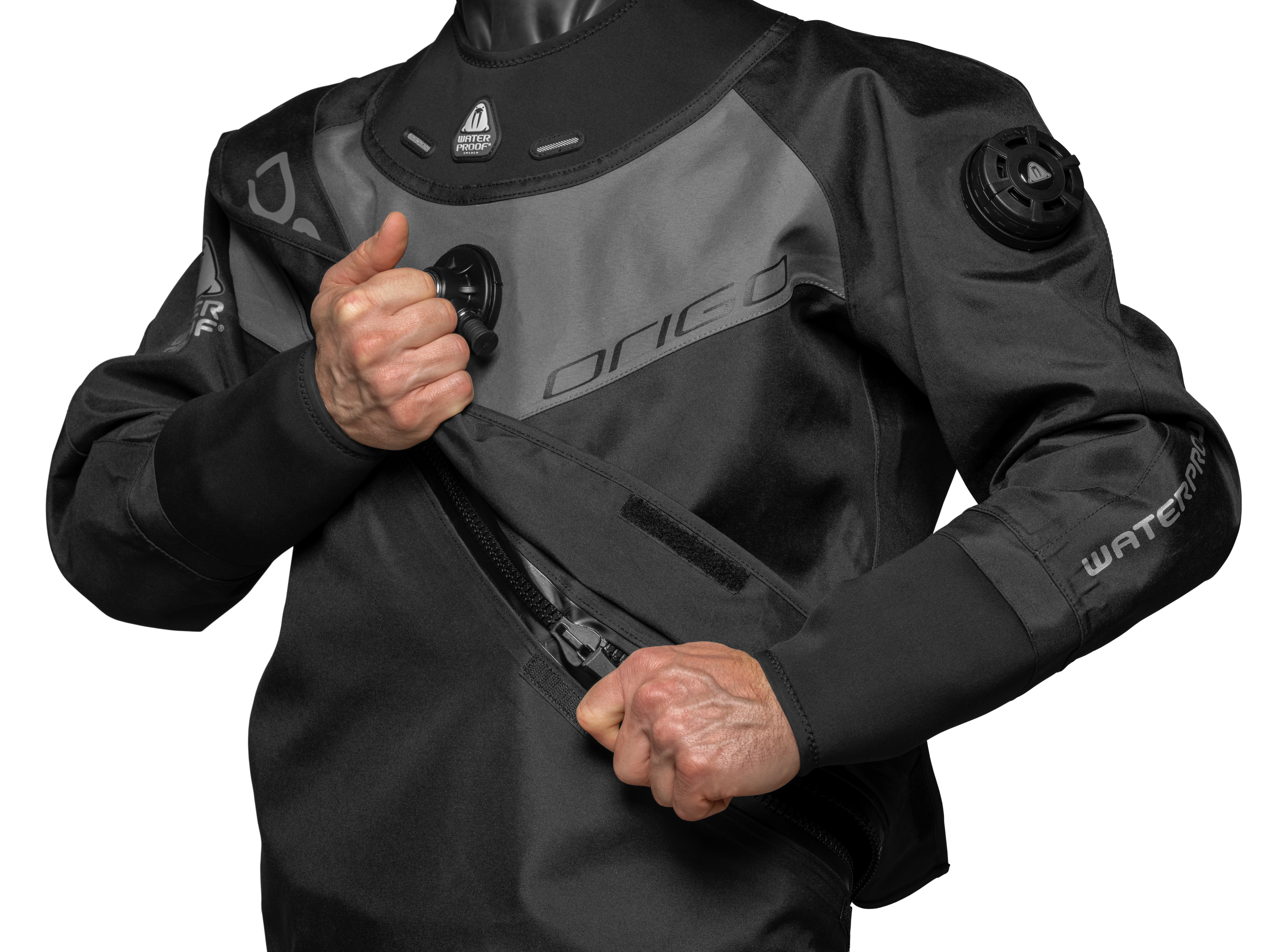 Geöffneter YKK Aquaseal Kunststoff-Frontreißverschluss am Waterproof D8 Origo Trocki