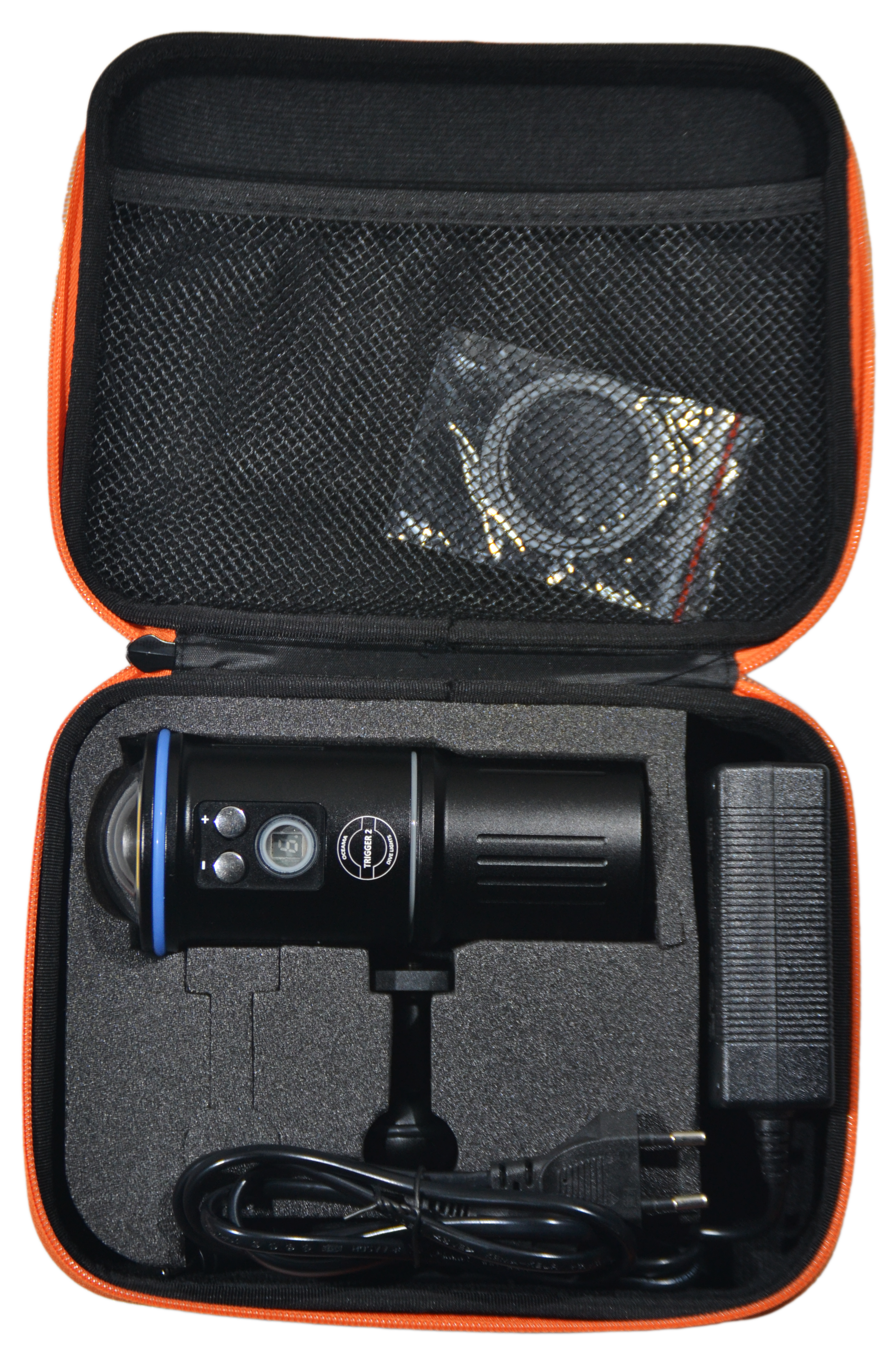 Das komplette Set der Oceama Trigger 2 inklusive großem 4x18650 Akkublock, Schnellladegerät und Nylon Transporttasch