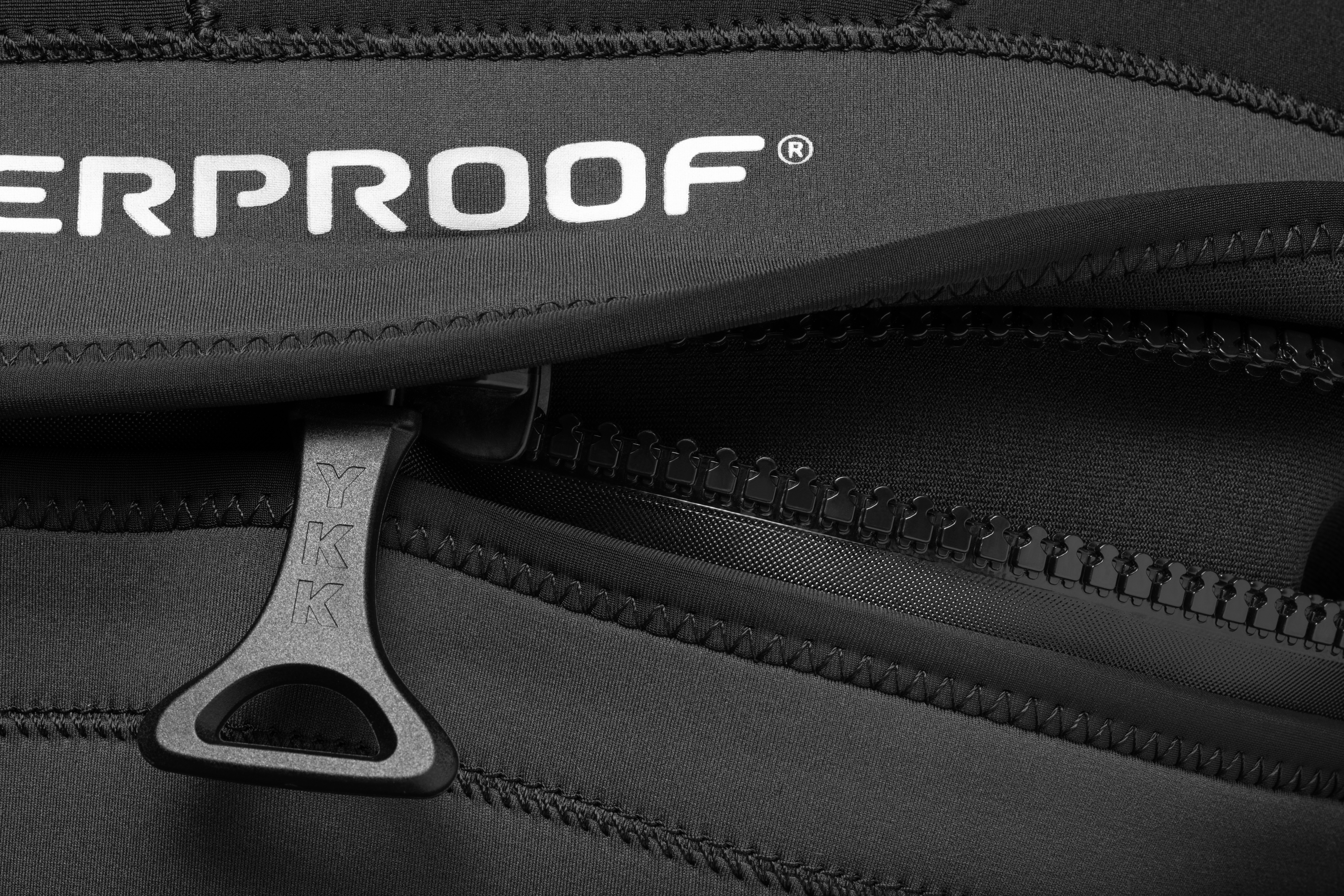 Zipper Waterproof SD Neoflex 7mm Halbtrockenanzug mit wasserdichtem Reißverschluss für maximalen Kälteschutz im heimischen See