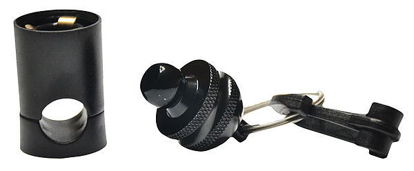 Das geöffnete Schlauch-Element des Snap-In Octopushalters, das mit zwei Schrauben am Oktopusschlauch befestigt wird.