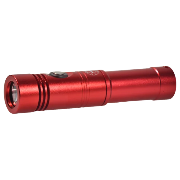 Die leistungsstarke Oceama Blenny 2 LED-Tauchlampe in auffälligem Rot, ideal als Signalfarbe unter Wasser.