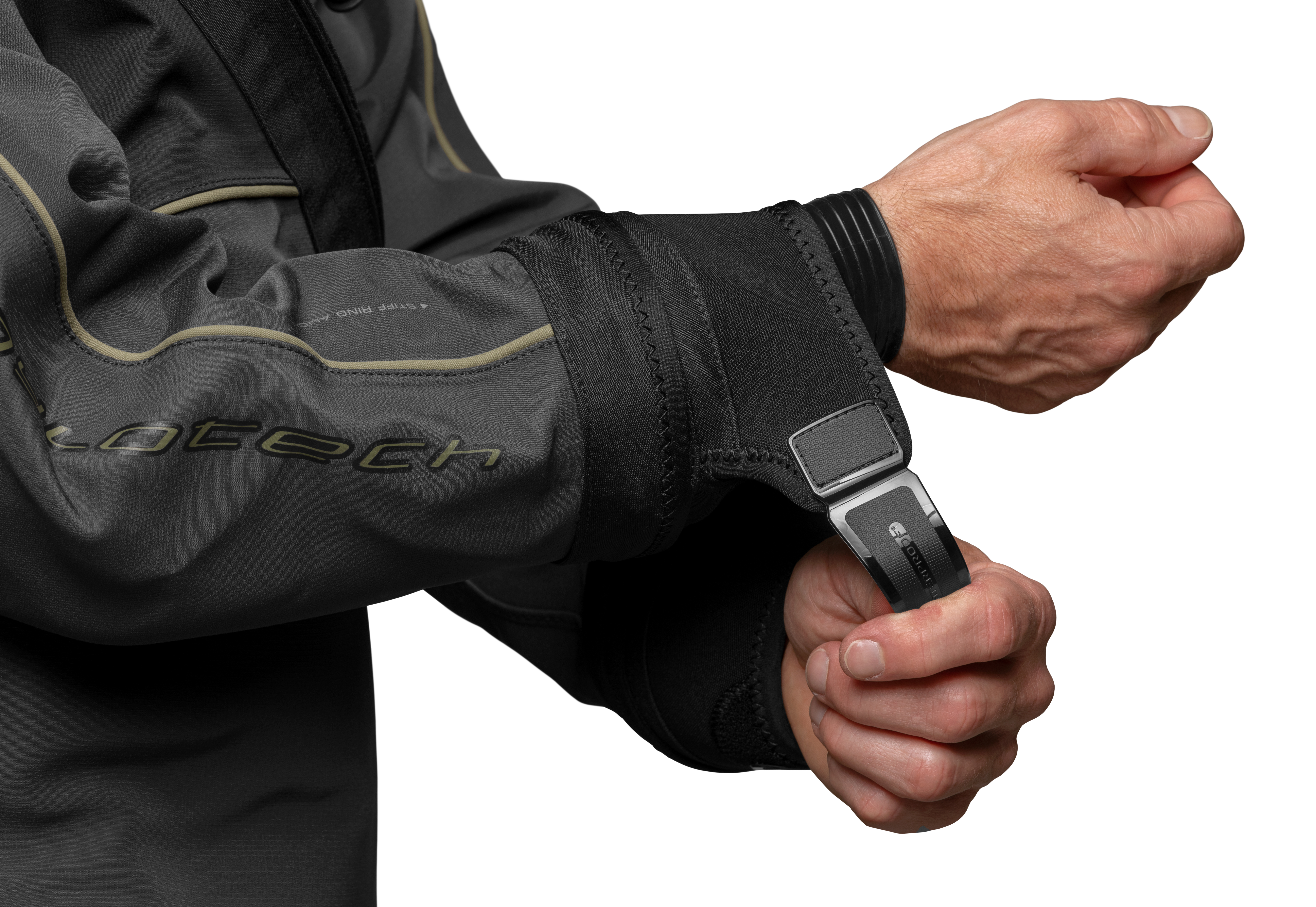 QCS Waterproof D7X Nylotech Premium Trilaminat Trockentauchanzug für maximale Bewegungsfreiheit